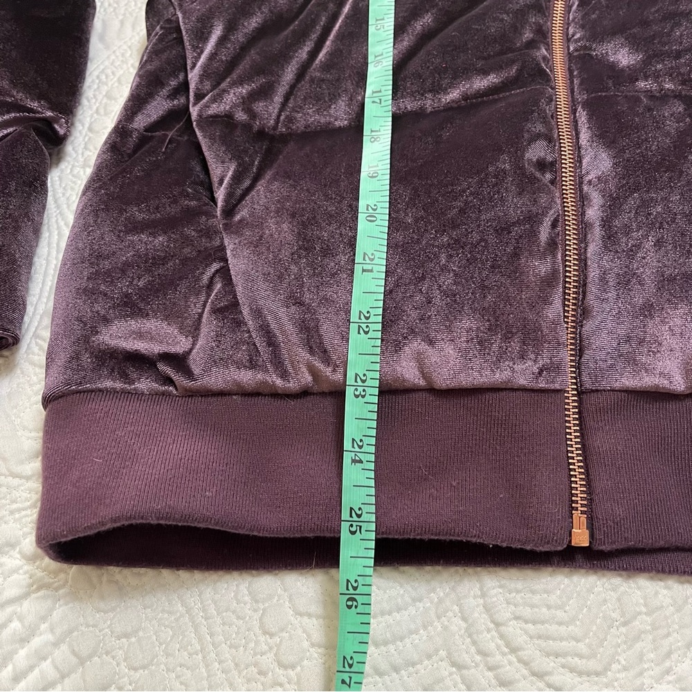 SWEATY BETTY Velvet Puffer Jacket Purple Gold Zipper Shimmer Pockets Size Small - Picture 11 of 14